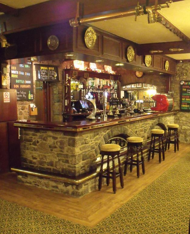 St Mary'S Hotel Golf & Country Club Pencoed Esterno foto
