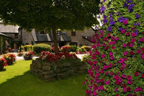 St Mary'S Hotel Golf & Country Club Pencoed Esterno foto